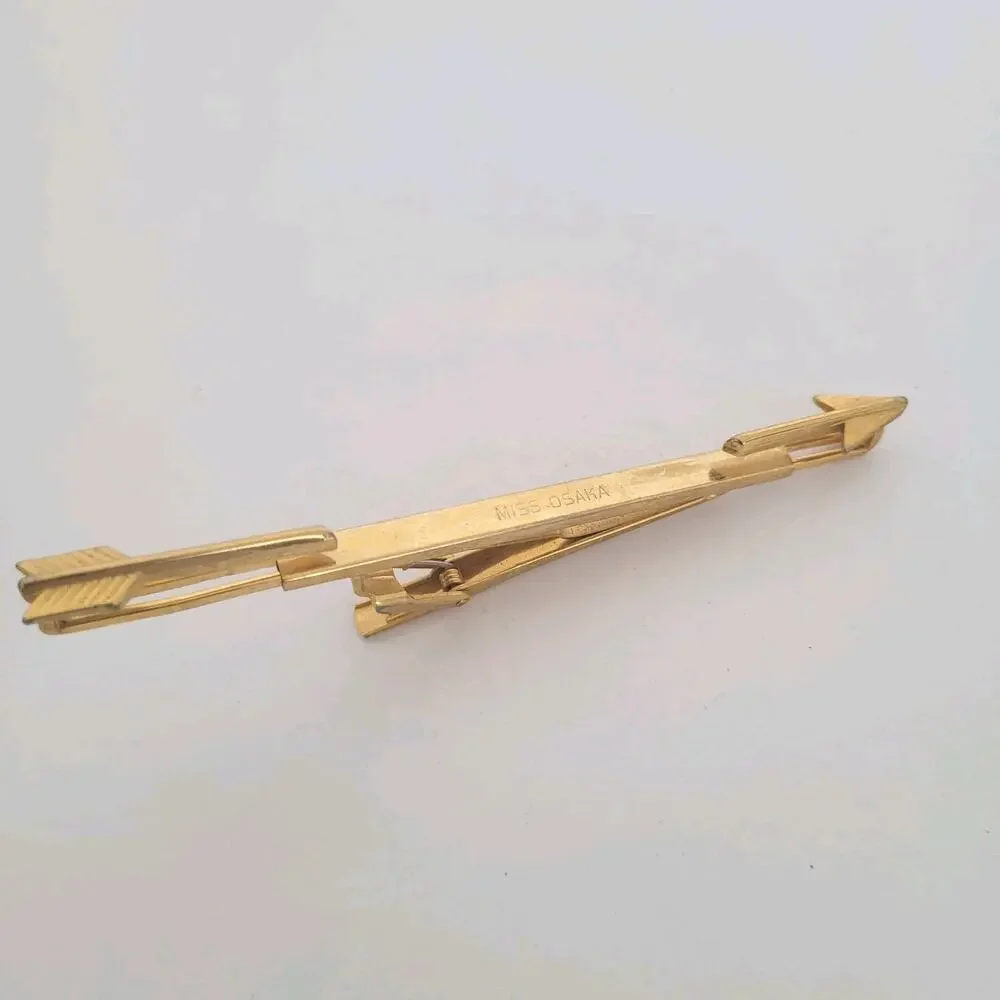 Miss Osaka Gold Plated Tone Tie Bar Expendable‎ Clip Vintage Arrow 70s Retro